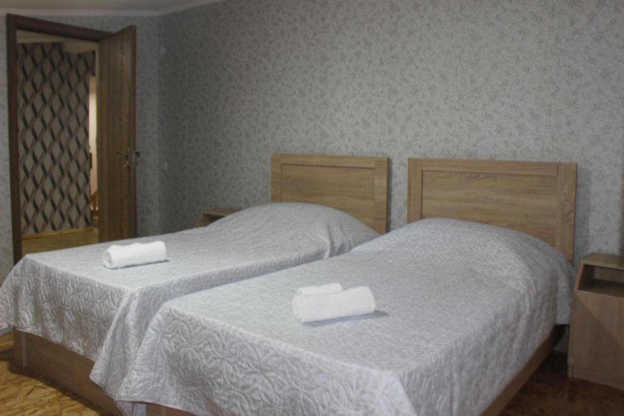 Guest House Katerina Kutaisi Esterno foto
