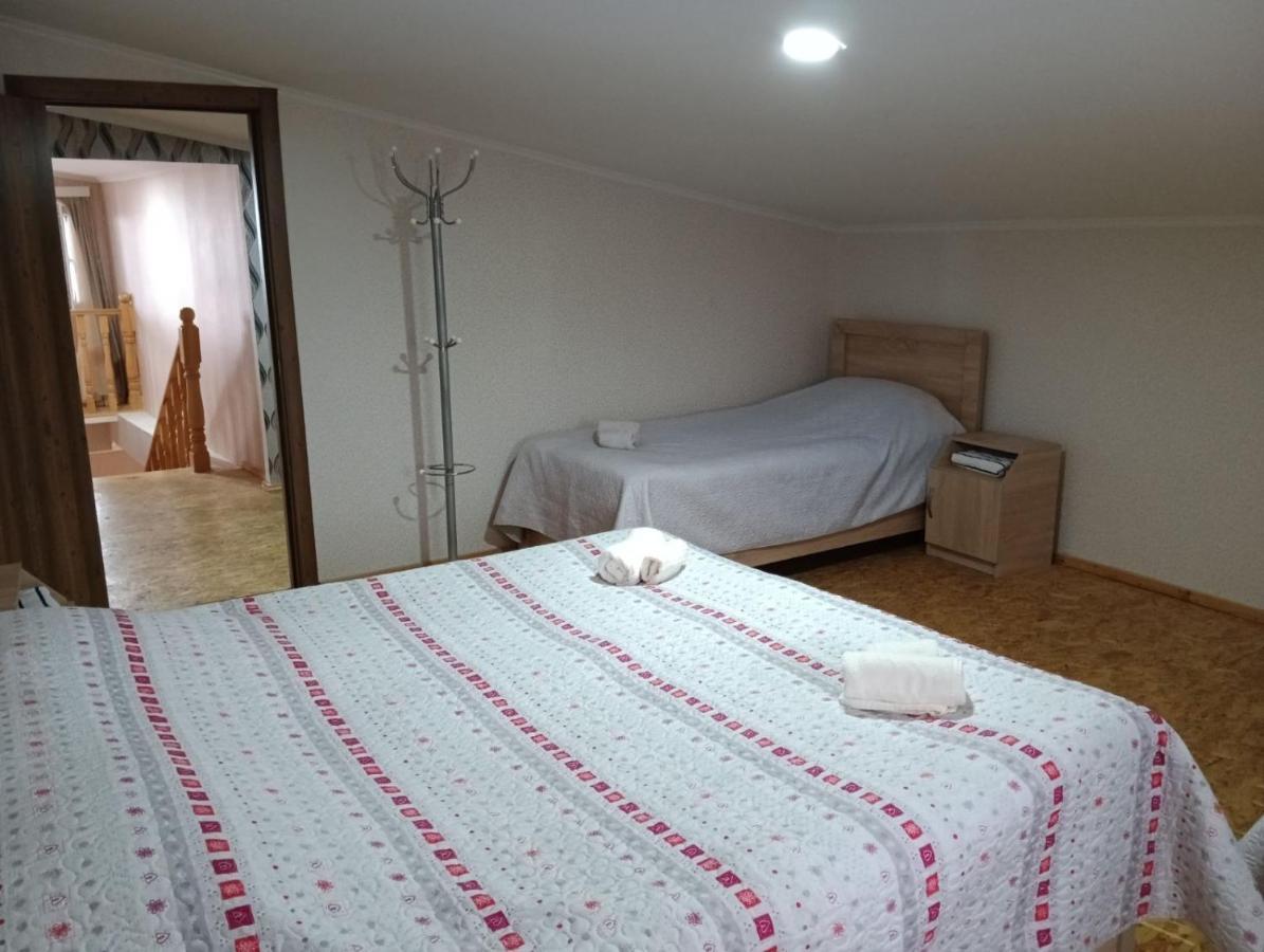 Guest House Katerina Kutaisi Esterno foto